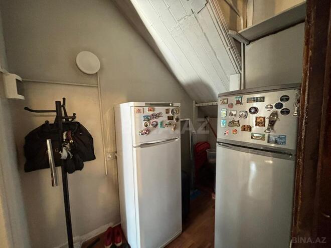 Satılır 3 otaqlı köhnə tikili 70 m², Sahil m., photo 16 from 30
