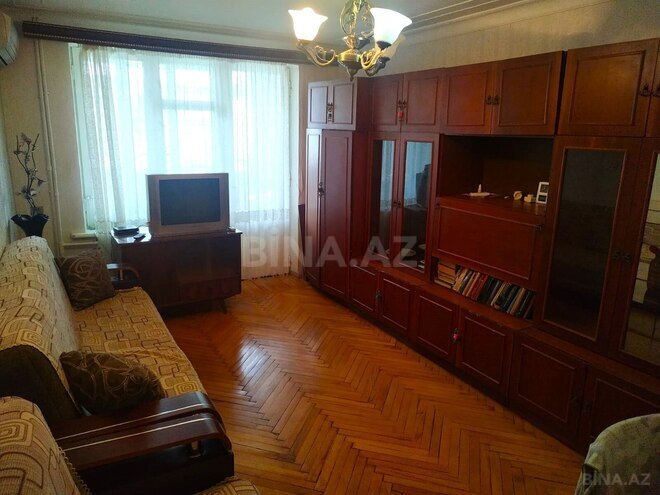 Satılır 2 otaqlı köhnə tikili 50 m², Neftçilər m., photo 1 from 11