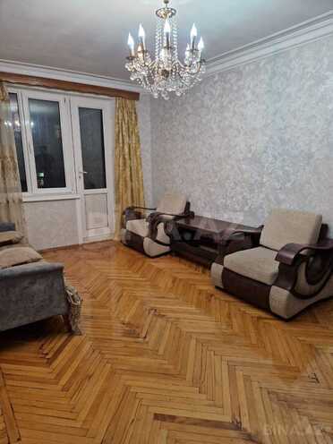 Satılır 2 otaqlı köhnə tikili 68 m², Elmlər Akademiyası m., photo 1 from 14