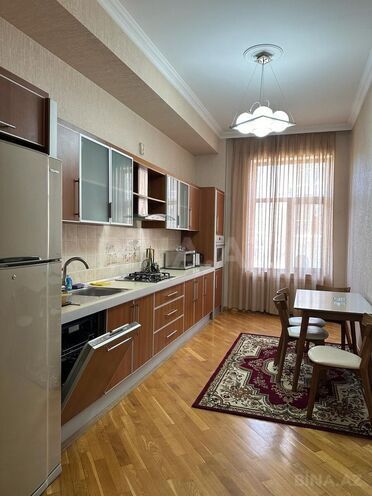 İcarəyə verilir 3 otaqlı yeni tikili 150 m², Sahil m., photo 12 from 19