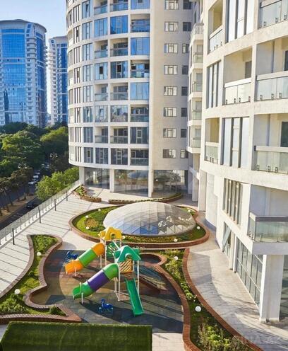 Сдаётся 3-комн. новостройка 125 м², м. Низами, photo 1 from 18