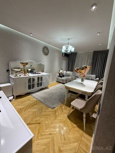Satılır 3 otaqlı köhnə tikili 90 m², İnşaatçılar m., photo 1 from 20