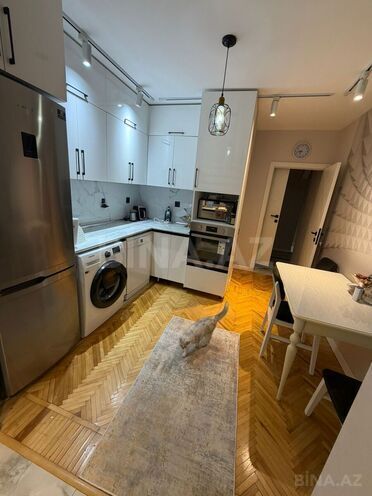 Satılır 3 otaqlı köhnə tikili 90 m², İnşaatçılar m., photo 10 from 20