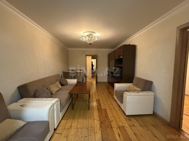 Сдаётся 3-комн. вторичка 65 м², м. Кара Караев, photo 1 from 23