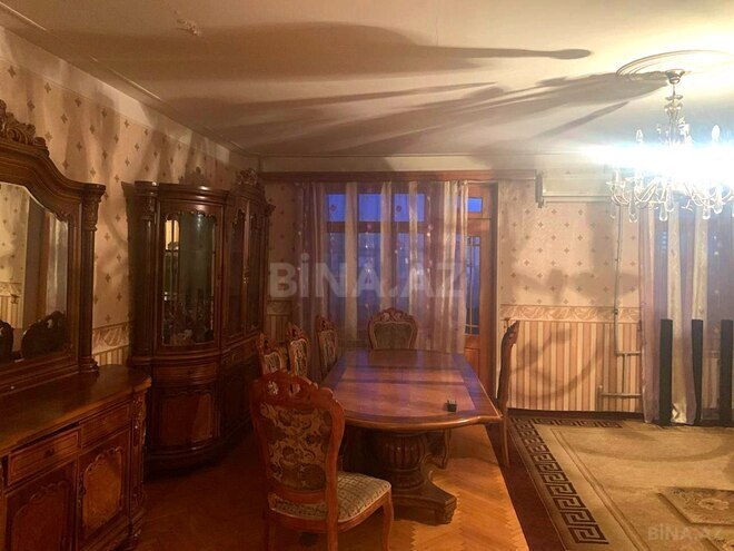 Satılır 4 otaqlı köhnə tikili 100 m², Qara Qarayev m., photo 18 from 27