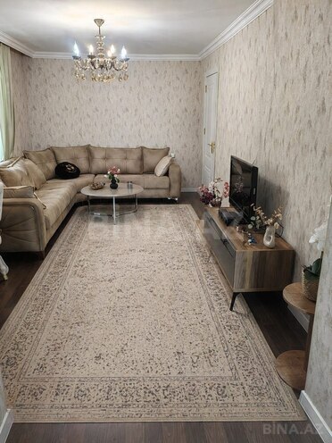 Продаётся 2-комн. вторичка 70 м², м. Иншаатчылар, photo 1 from 9