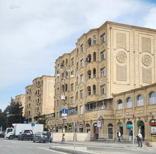 İcarəyə verilir 2 otaqlı köhnə tikili 75 m², Gənclik m., photo 1 from 22