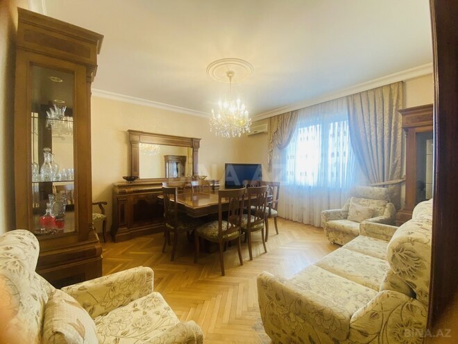Satılır 4 otaqlı köhnə tikili 90 m², İnşaatçılar m., photo 3 from 15