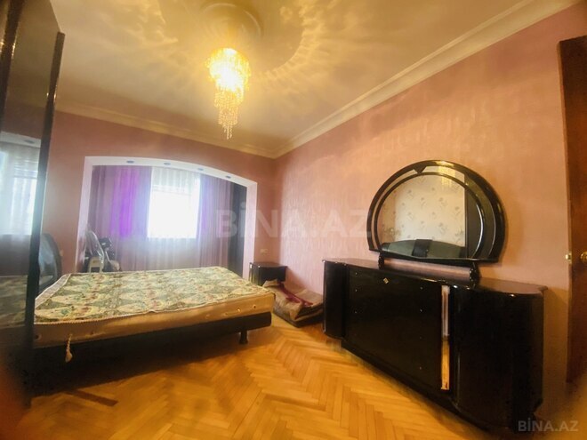 Satılır 4 otaqlı köhnə tikili 90 m², İnşaatçılar m., photo 7 from 15