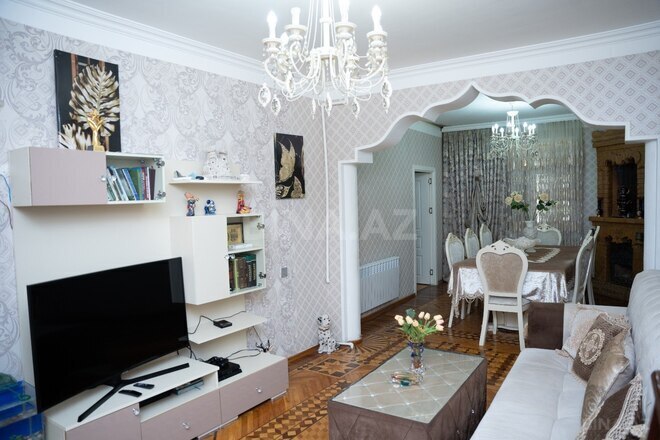 Satılır 5 otaqlı köhnə tikili 125 m², Azadlıq Prospekti m., photo 1 from 22