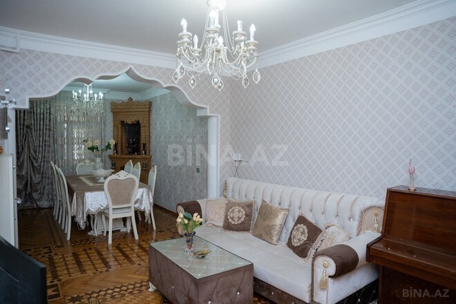 Satılır 5 otaqlı köhnə tikili 125 m², Azadlıq Prospekti m., photo 3 from 22