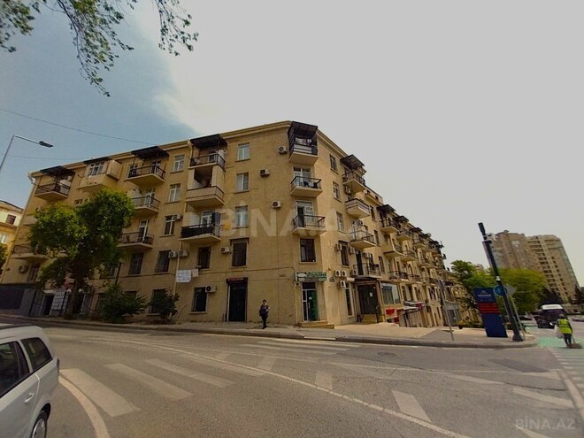 Satılır 2 otaqlı köhnə tikili 35 m², Elmlər Akademiyası m., photo 1 from 11