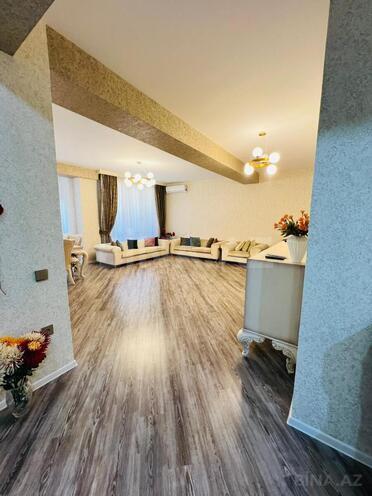 Satılır 4 otaqlı yeni tikili 200 m², 28 May m., photo 1 from 27