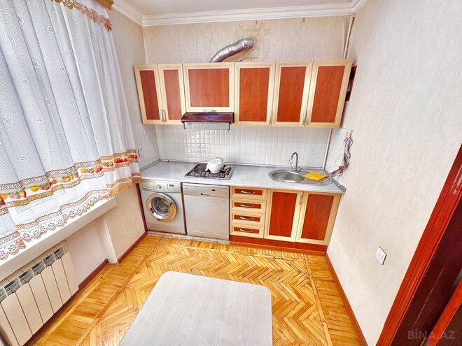 İcarəyə verilir 3 otaqlı köhnə tikili 85 m², Qara Qarayev m., photo 11 from 16