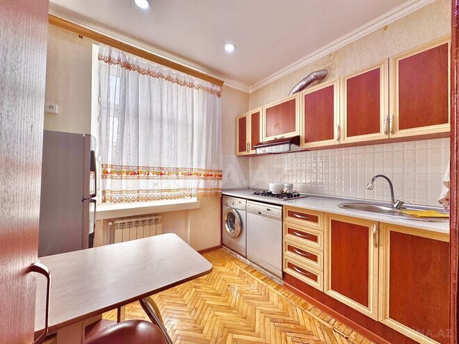 İcarəyə verilir 3 otaqlı köhnə tikili 85 m², Qara Qarayev m., photo 10 from 16