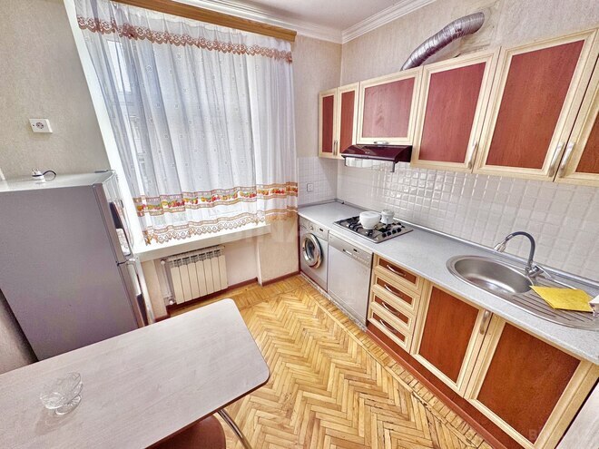 İcarəyə verilir 3 otaqlı köhnə tikili 85 m², Qara Qarayev m., photo 12 from 16