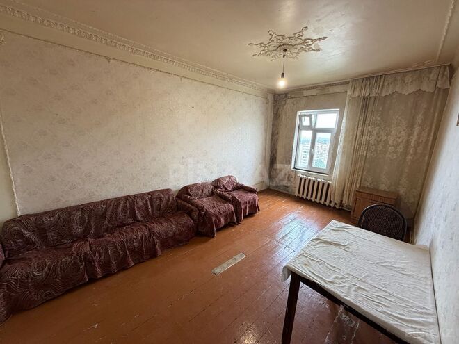 Satılır 2 otaqlı köhnə tikili 60 m², Massiv D q., photo 1 from 12