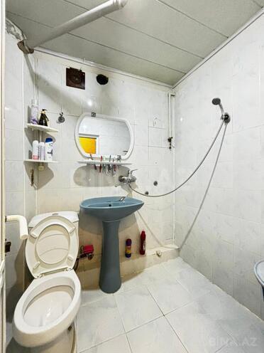 Satılır 3 otaqlı köhnə tikili 70 m², Qara Qarayev m., photo 16 from 17