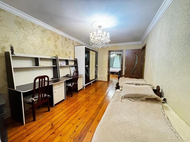 Satılır 3 otaqlı köhnə tikili 70 m², Qara Qarayev m., photo 13 from 17