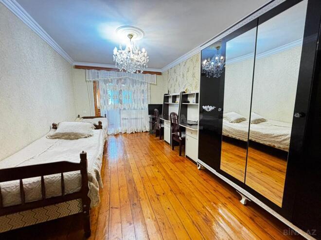 Satılır 3 otaqlı köhnə tikili 70 m², Qara Qarayev m., photo 12 from 17