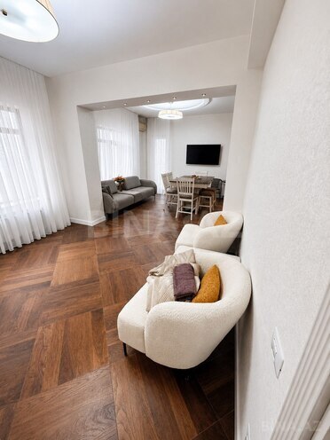 Продаётся 3-комн. новостройка 150 м², м. Элмляр Академиясы, photo 3 from 19