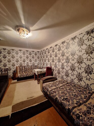 Satılır 1 otaqlı köhnə tikili 35 m², İnşaatçılar m., photo 1 from 10