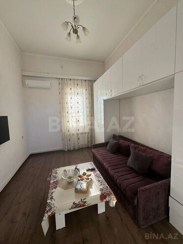 Satılır 1 otaqlı köhnə tikili 35 m², Sahil m., photo 1 from 13