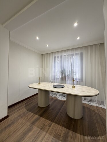 Satılır 3 otaqlı köhnə tikili 85 m², Bakıxanov q., photo 1 from 19