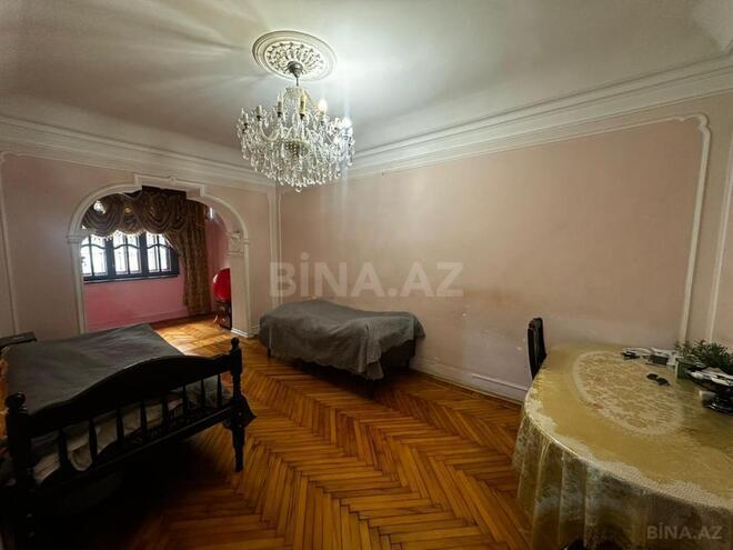 Satılır 3 otaqlı köhnə tikili 80 m², Xalqlar Dostluğu m., photo 1 from 14