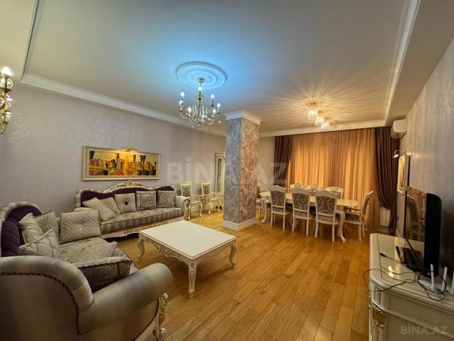 Satılır 4 otaqlı yeni tikili 200 m², Sahil m., photo 1 from 32