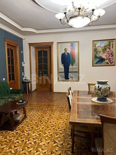 Сдаётся 3-комн. вторичка 110 м², м. Сахил, photo 1 from 15