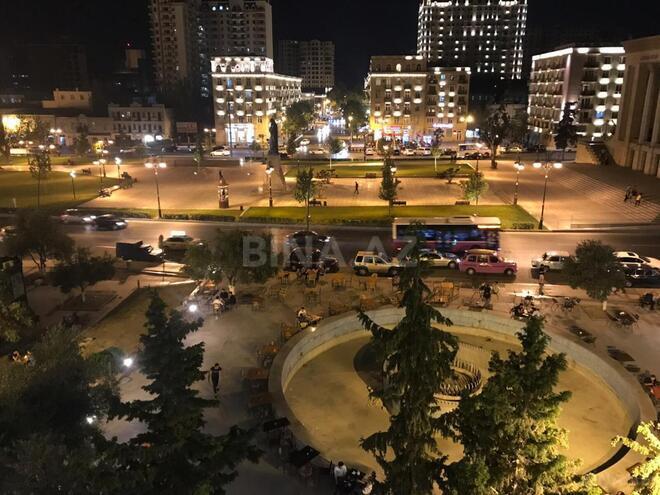İcarəyə verilir 3 otaqlı köhnə tikili 90 m², Nizami m., photo 1 from 12