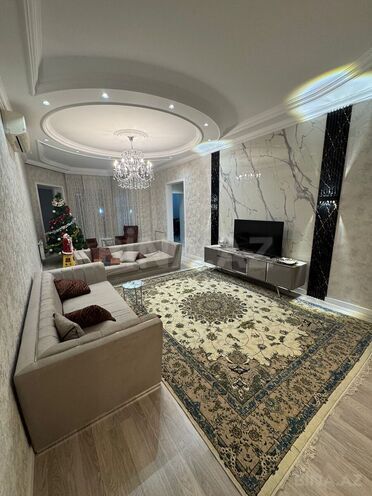 Satılır 7 otaqlı həyət evi/bağ evi 340 m², Bakıxanov q., photo 1 from 15