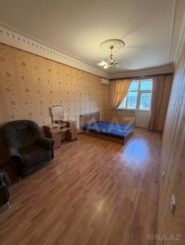 Satılır 3 otaqlı köhnə tikili 112 m², Neftçilər m., photo 3 from 9