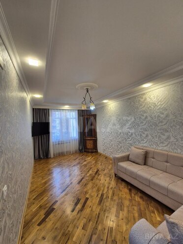 Продаётся 2-комн. вторичка 60 м², Хатаинский р., photo 1 from 15
