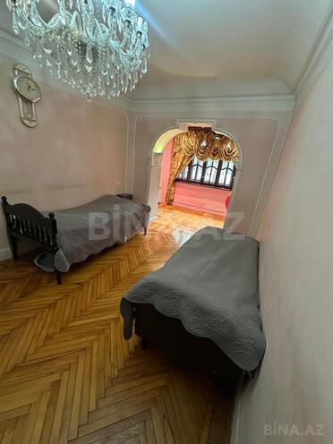 Satılır 4 otaqlı köhnə tikili 80 m², Xalqlar Dostluğu m., photo 8 from 14