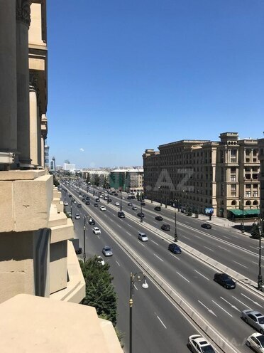 Сдаётся 3-комн. новостройка 100 м², м. Нариман Нариманов, photo 1 from 6