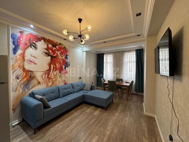 Сдаётся 3-комн. новостройка 92 м², м. Низами, photo 1 from 10