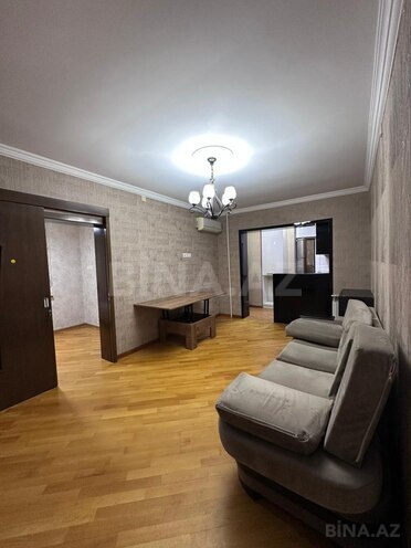 Продаётся 3-комн. вторичка 45 м², м. Ази Асланов, photo 1 from 15