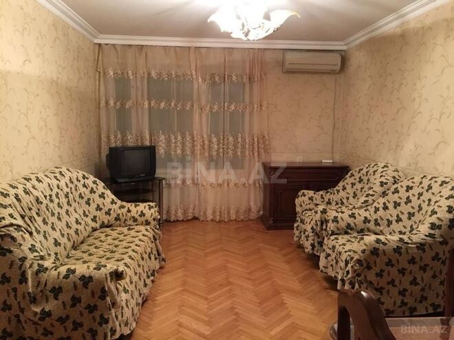 Сдаётся 3-комн. вторичка 70 м², м. Гянджлик, photo 1 from 12