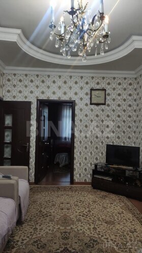 Сдаётся 2-комн. вторичка 65 м², photo 1 from 12