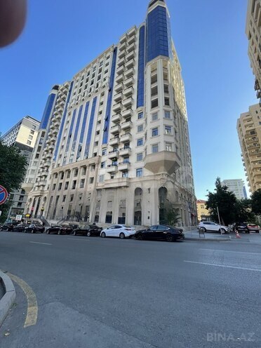 Satılır 4 otaqlı yeni tikili 242 m², 28 May m., photo 1 from 12