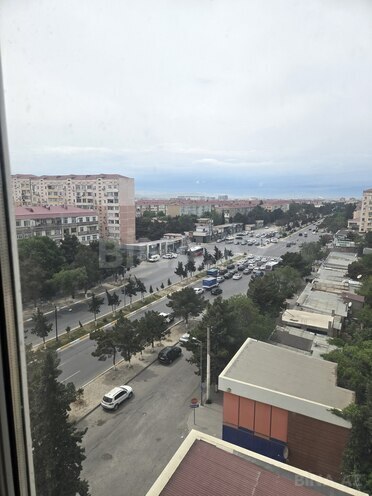 Продаётся 2-комн. вторичка 70 м², photo 1 from 14