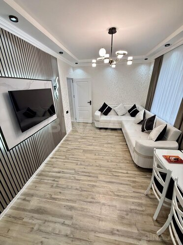 Продаётся 2-комн. вторичка 40 м², м. Нефтчиляр, photo 5 from 18
