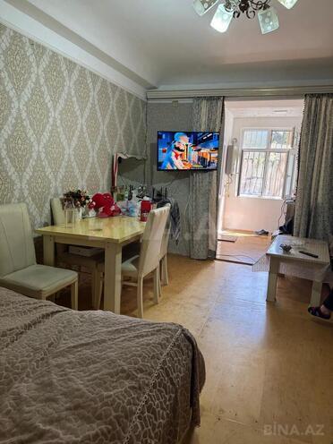 Satılır 2 otaqlı köhnə tikili 20 m², Qara Qarayev m., photo 1 from 14