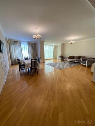 İcarəyə verilir 4 otaqlı yeni tikili 230 m², 28 May m., photo 1 from 26