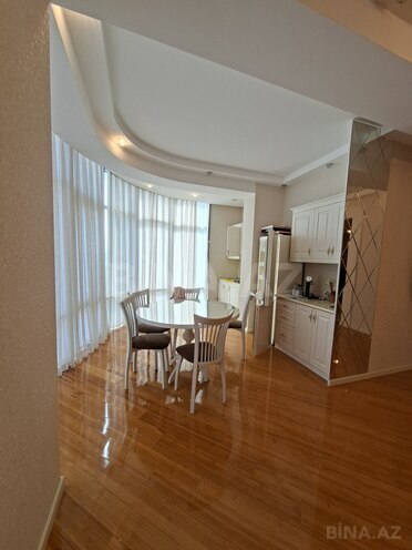 Продаётся 4-комн. новостройка 110 м², м. Элмляр Академиясы, photo 13 from 22