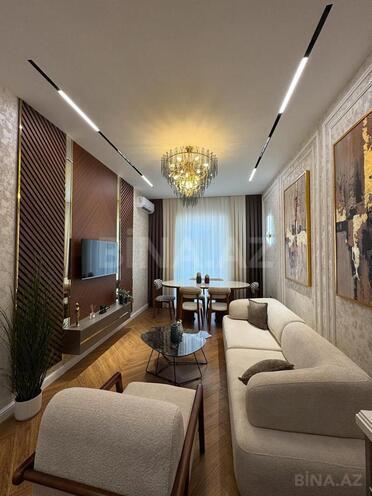 Продаётся 2-комн. вторичка 45 м², м. Низами, photo 3 from 11