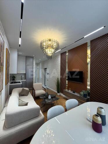 Продаётся 2-комн. вторичка 45 м², м. Низами, photo 4 from 11