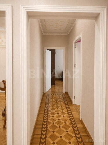 Продаётся 5-комн. вторичка 130 м², Бинагадинский р., photo 9 from 13